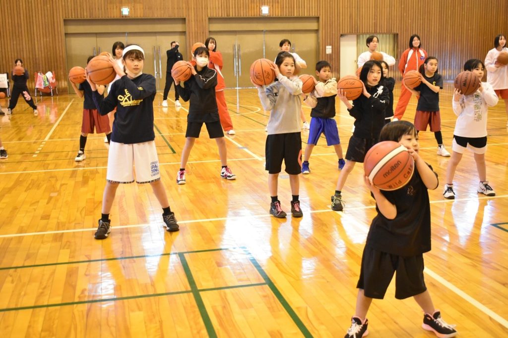 令和5年度　窪田 夕子 氏によるバスケットボール教室